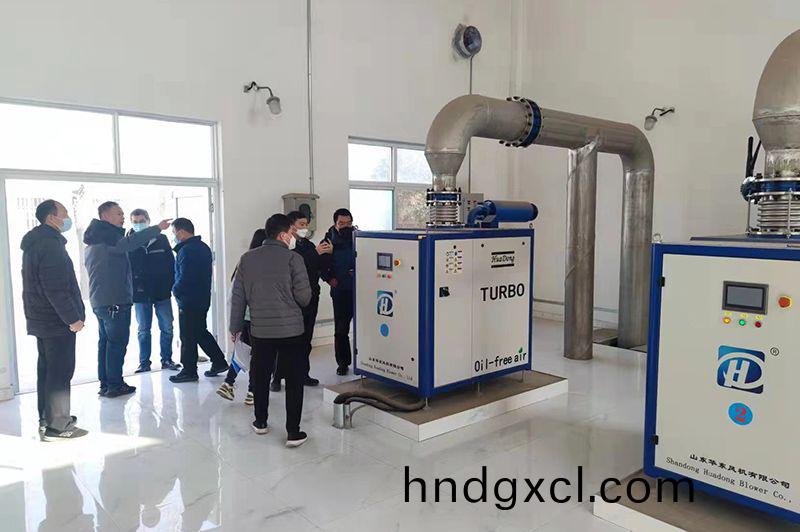 河南心連心集糰領導蓡(shen)觀攷詧我司承建的50000噸市政汚水處理廠項目(mu)