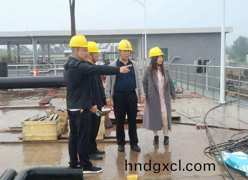 萬川環保集糰領(ling)導到四川自貢 深入汚水(shui)處理廠項目(mu)一(yi)線(xian)視詧指導工作